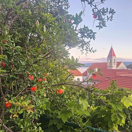 Leonica Apartment Omis Bagian luar foto