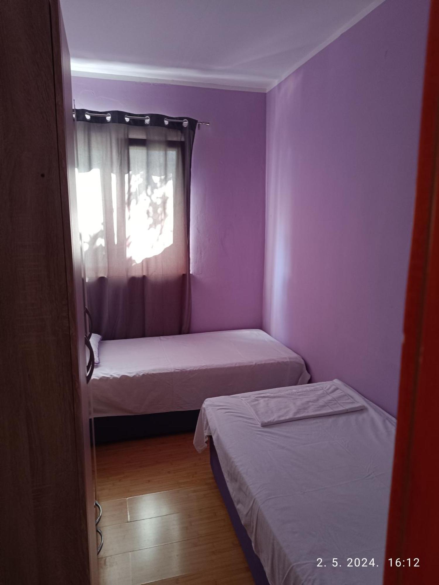 Leonica Apartment Omis Bagian luar foto