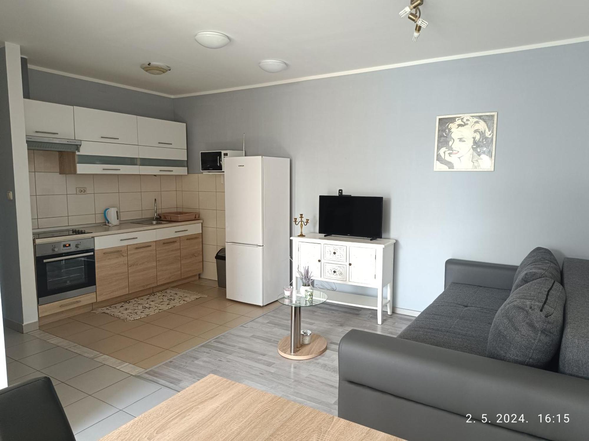 Leonica Apartment Omis Bagian luar foto