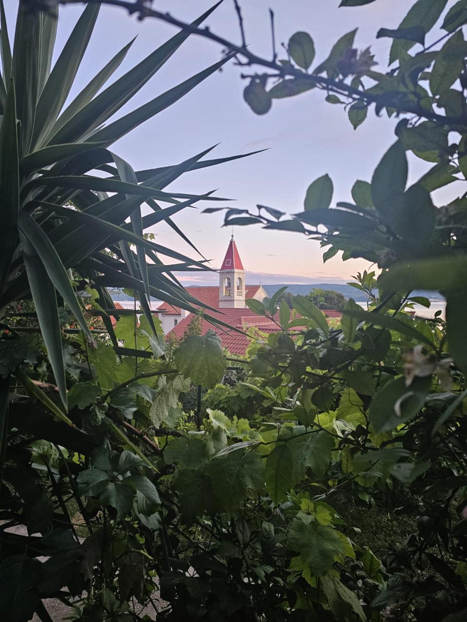 Leonica Apartment Omis Bagian luar foto