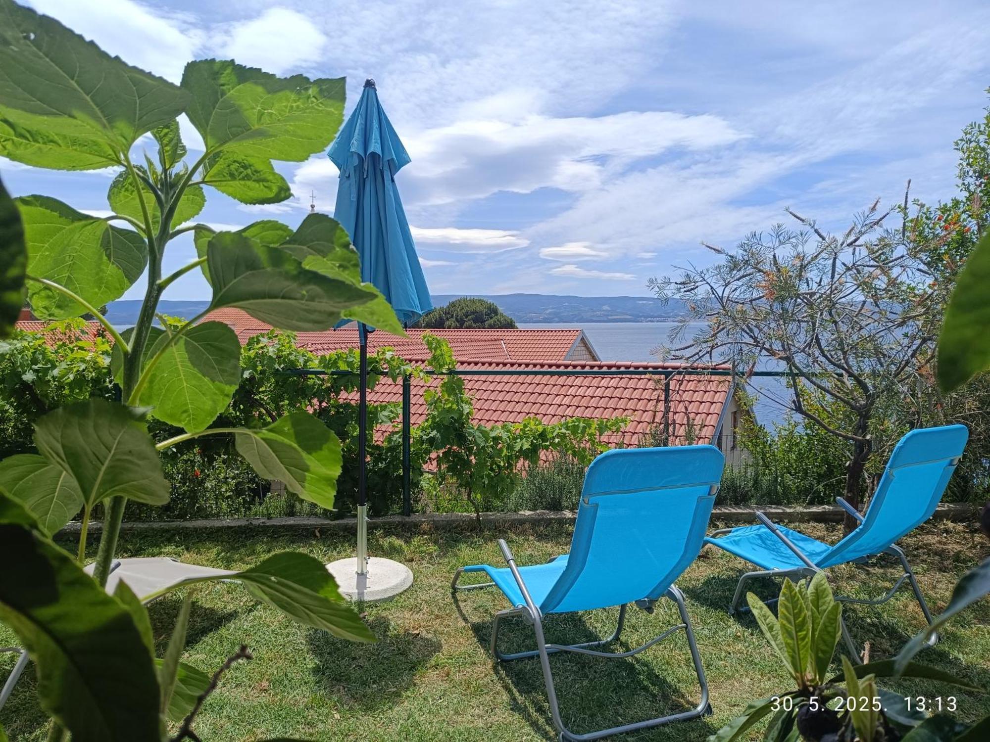 Leonica Apartment Omis Bagian luar foto