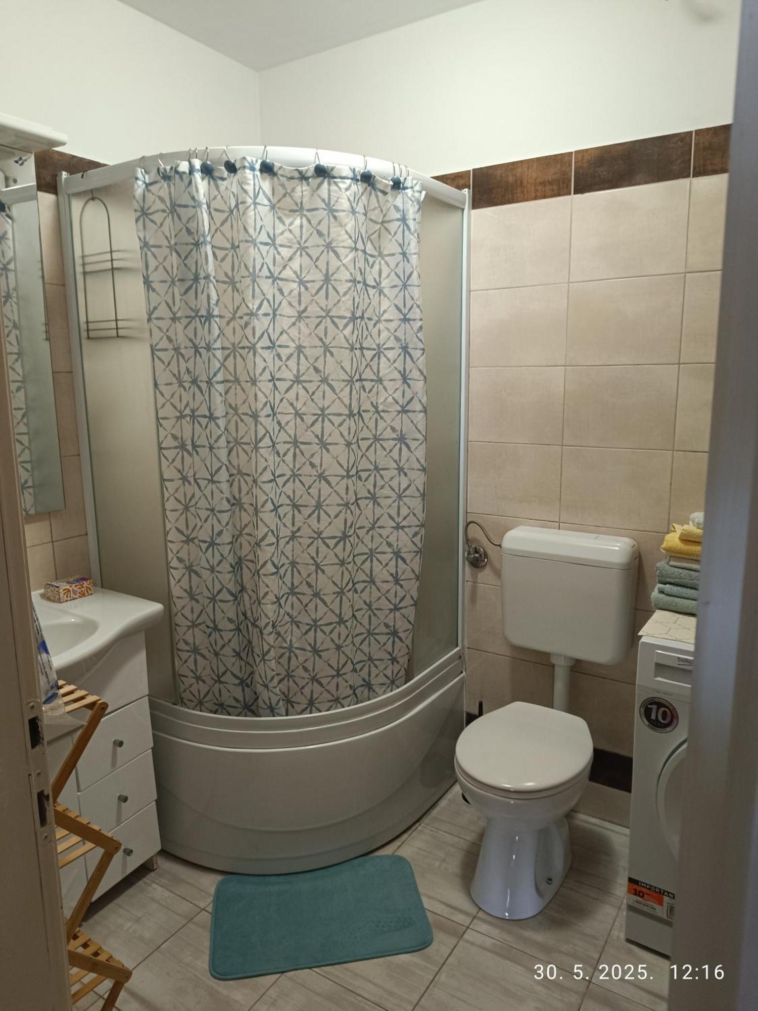 Leonica Apartment Omis Bagian luar foto