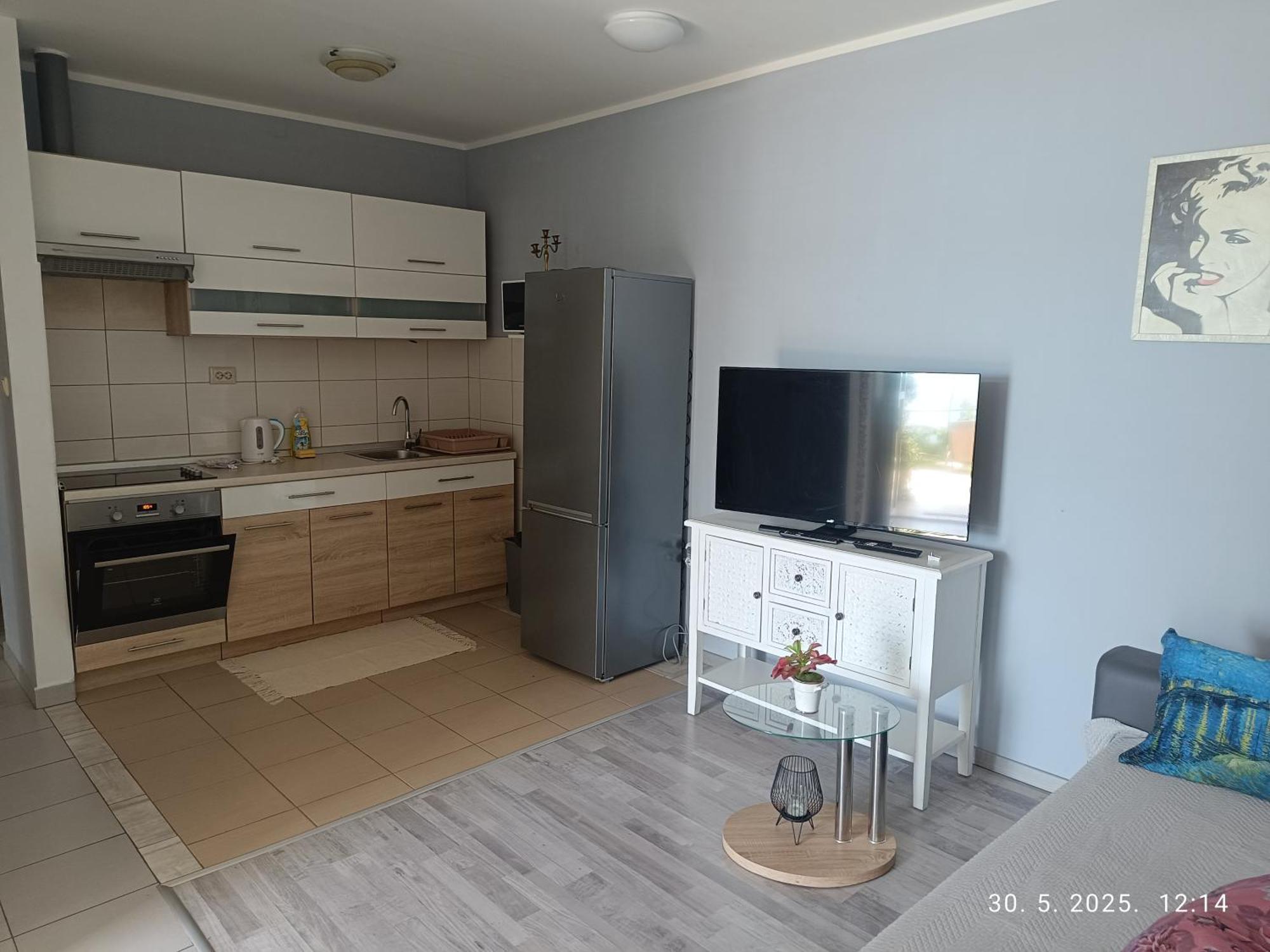 Leonica Apartment Omis Bagian luar foto